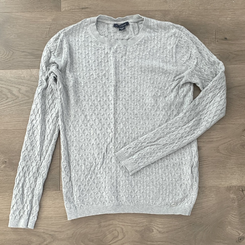 Tommy Hilfiger gray sweater